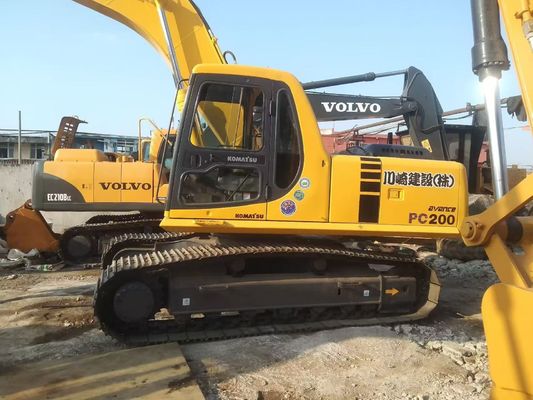 Japonya Komatsu PC220 6 Ekskavatörü Kullandı Hidrolik Çekiçle Basit İşleme