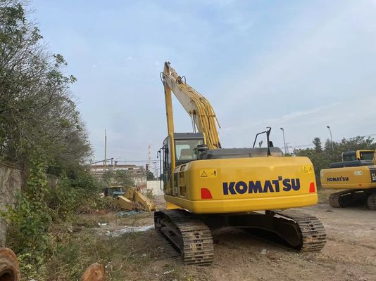 Japonya'da kullanılan Komatsu kazıcı PC220-7 18 metre uzunluğunda bir yırtıcı