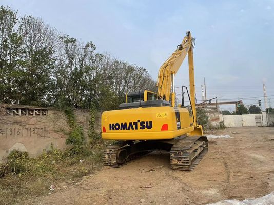 Japonya'da kullanılan Komatsu kazıcı PC220-7 18 metre uzunluğunda bir yırtıcı