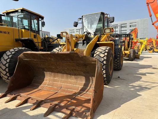 Kullanılmış Komatsu WA380 6 tekerlekli yükleyici Büyük yükleme kapasitesi ile kompakt