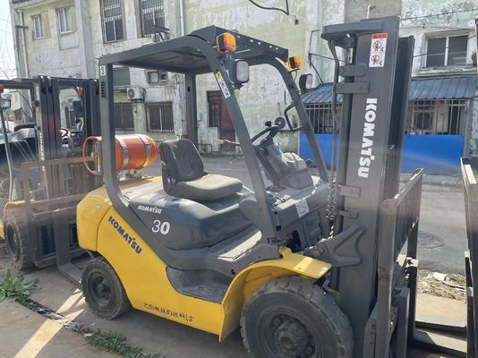 Kullanılmış Komatsu 3 Ton Gaz Forklift İyi durumda Kullanılmış 3 Ton Forklift