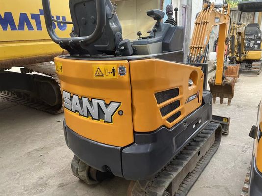Kullanılmış SANY SY16C mini kazıcı bahçede çalışmak için sorunsuz çalışma