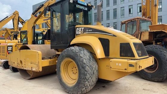 Orijinal Rengi Kullanılmış Caterpillar CS-683E Tek Davullu Yol Roleri Mükemmel durumda