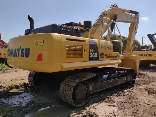 Mükemmel durumda. Eski Komatsu PC360-7 kazıcı.
