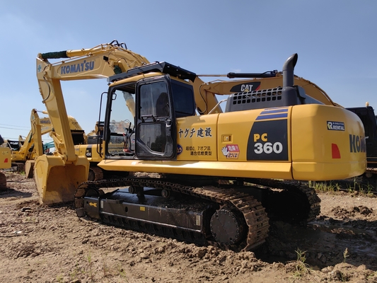 Mükemmel durumda. Eski Komatsu PC360-7 kazıcı.