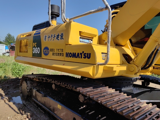 Mükemmel durumda. Eski Komatsu PC360-7 kazıcı.